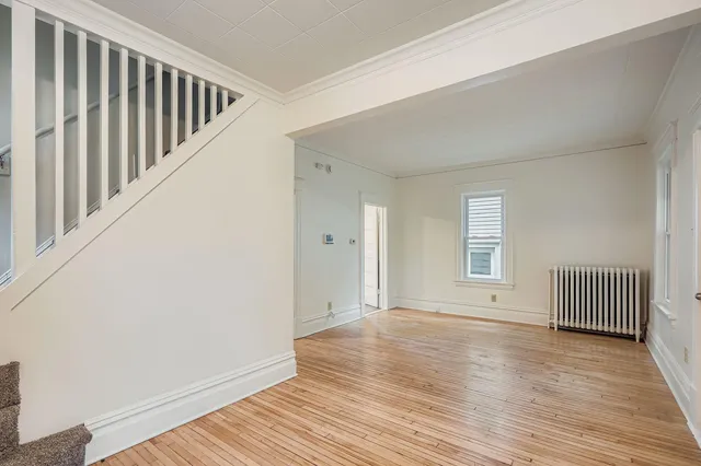 $2,499 | 595 Hawthorne Avenue East, St. Paul, MN 55130