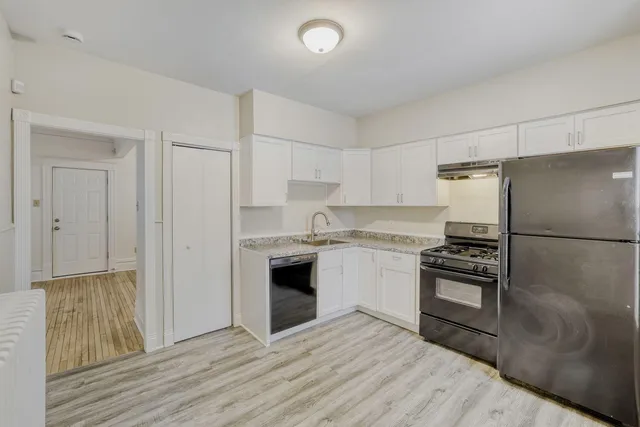 $2,499 | 595 Hawthorne Avenue East, St. Paul, MN 55130