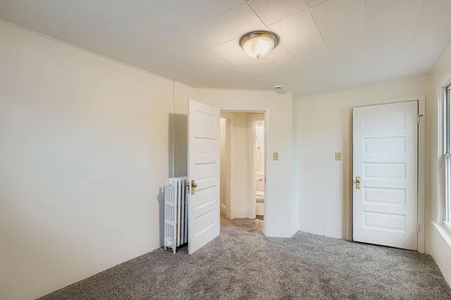 $2,499 | 595 X Hawthorne Avenue East, St. Paul, MN 55130