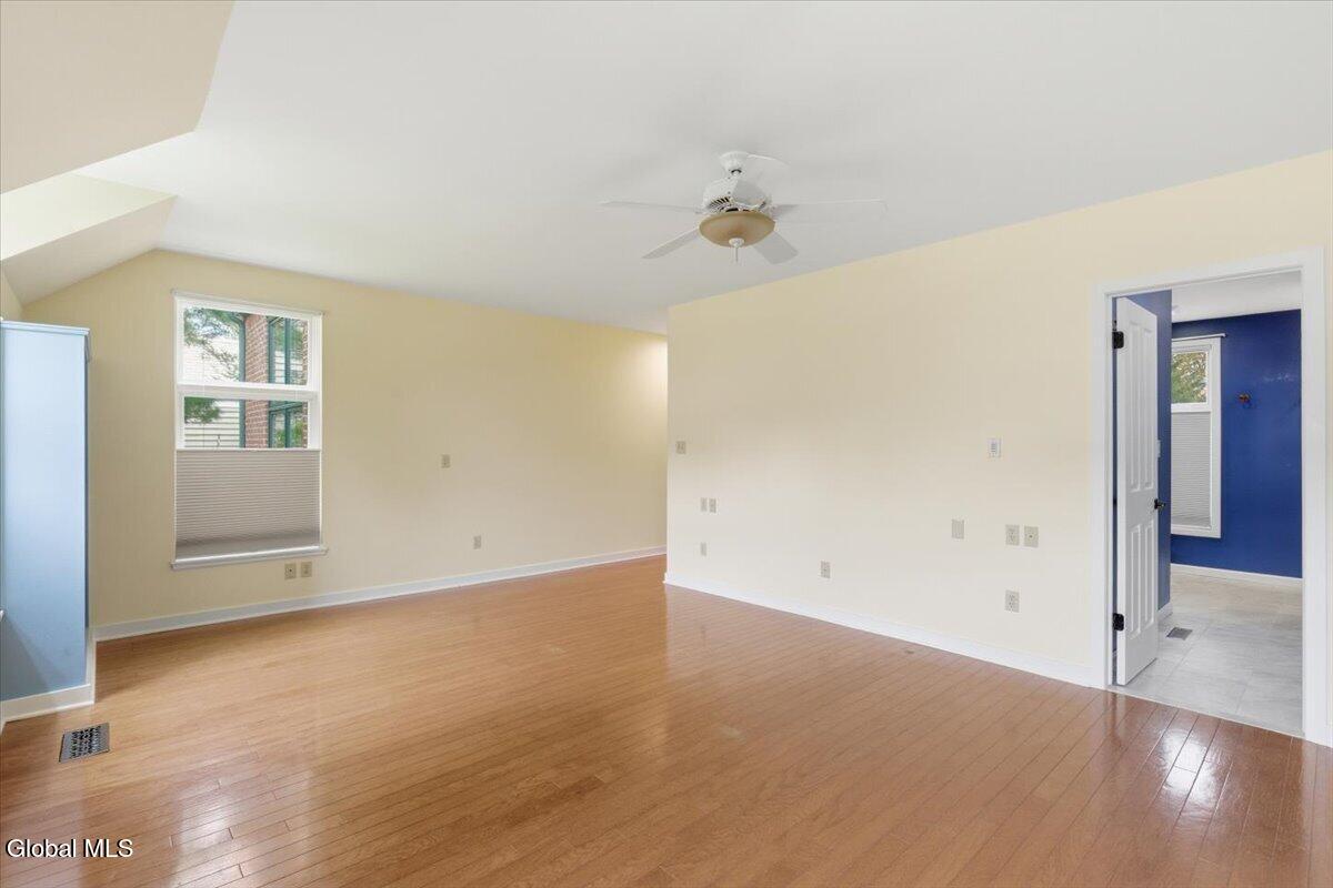 214 Colonial Avenue Albany, NY 12208 - Photo 21 of 46 31-028_MW2_7607