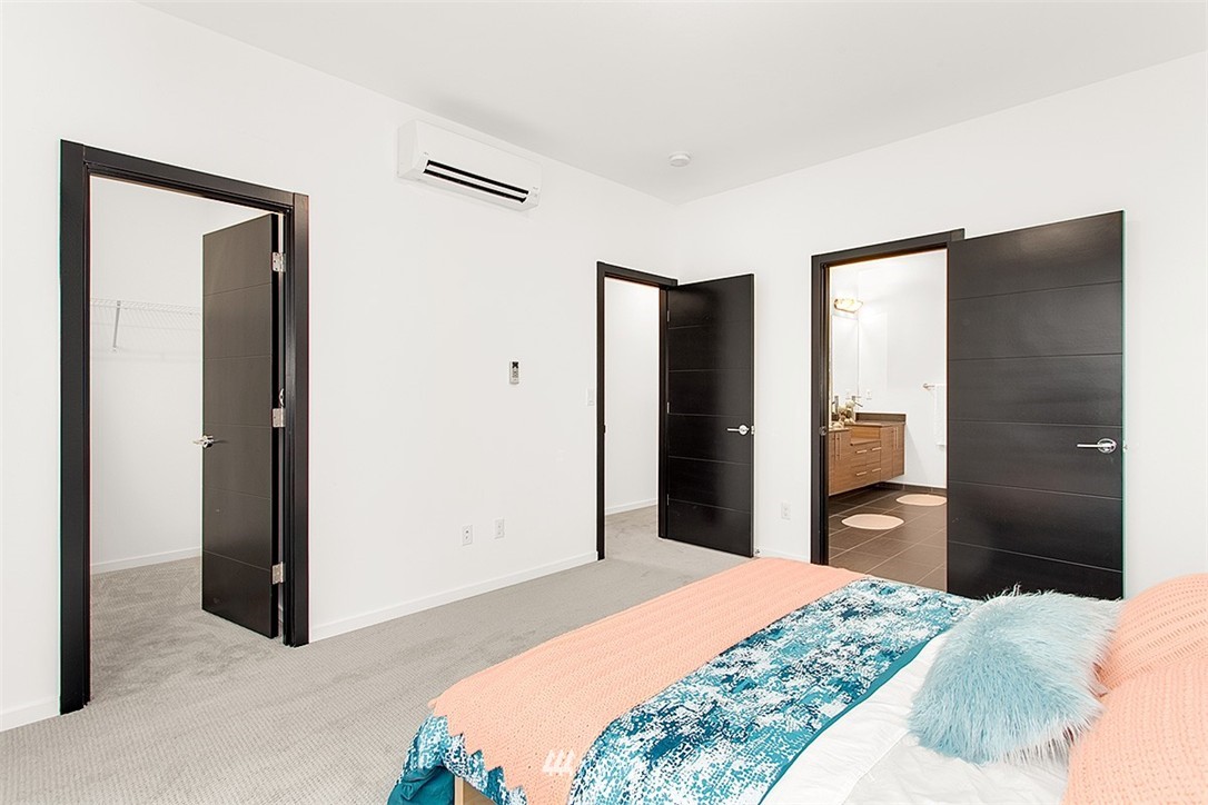 2838 Southwest Genesee Street, Unit A Seattle, WA 98126 - Photo 17 of 24 Gallery Image 17