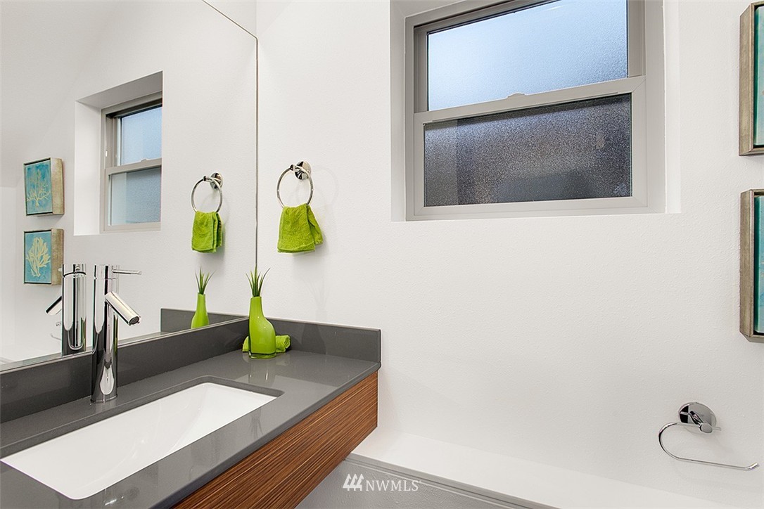 2838 Southwest Genesee Street, Unit A Seattle, WA 98126 - Photo 18 of 24 Gallery Image 18