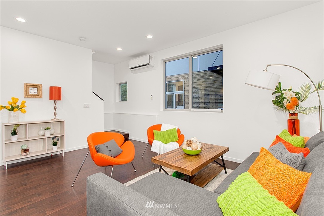 2838 Southwest Genesee Street, Unit A Seattle, WA 98126 - Photo 9 of 24 Gallery Image 9