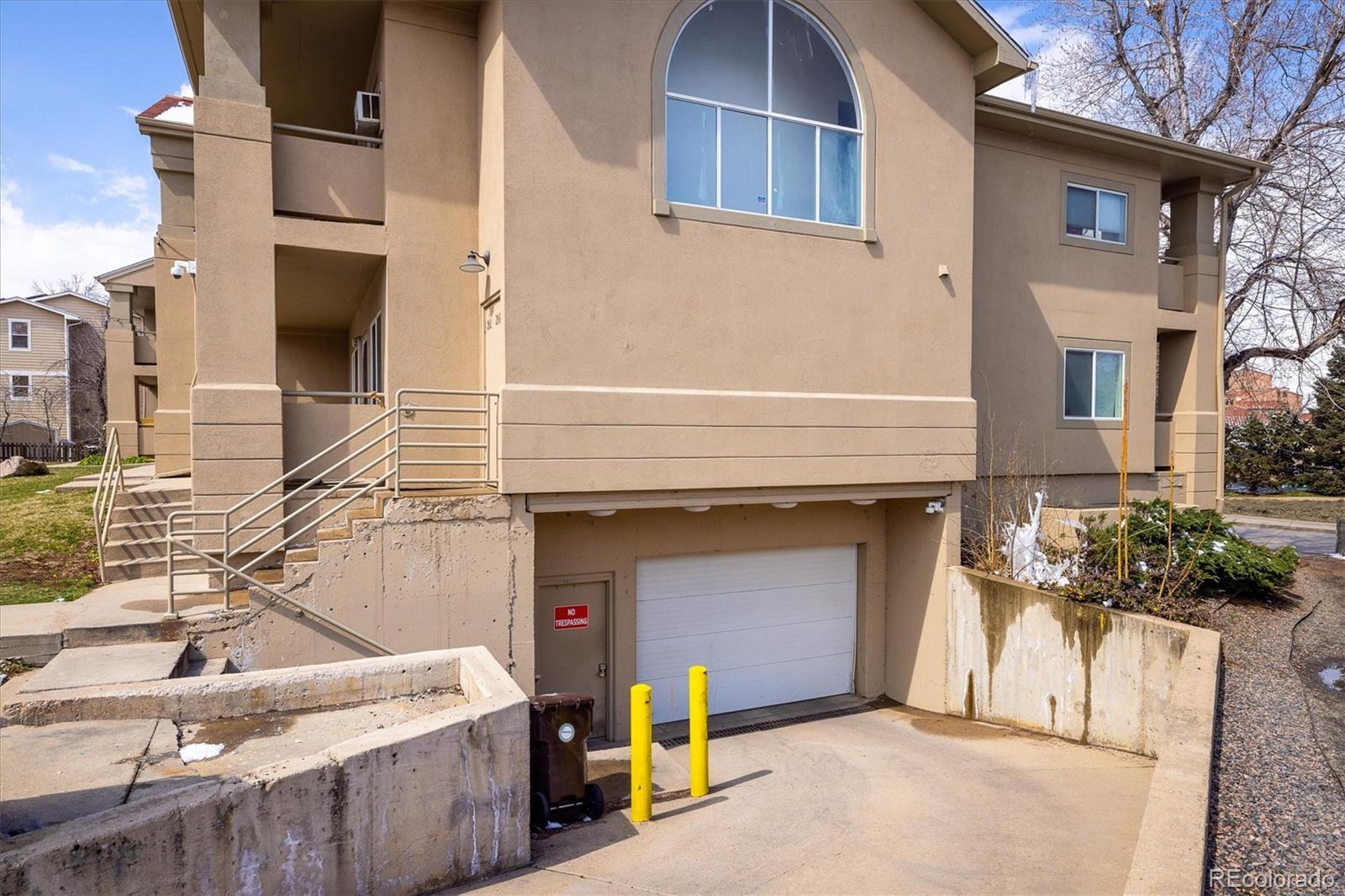 935 Broadway, Unit 104 Boulder, CO 80302 - Photo 22 of 30 a view of a house with tub