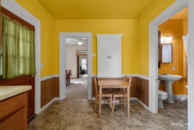 $209,900 | 261 Perry Street, Elgin, IL 60123