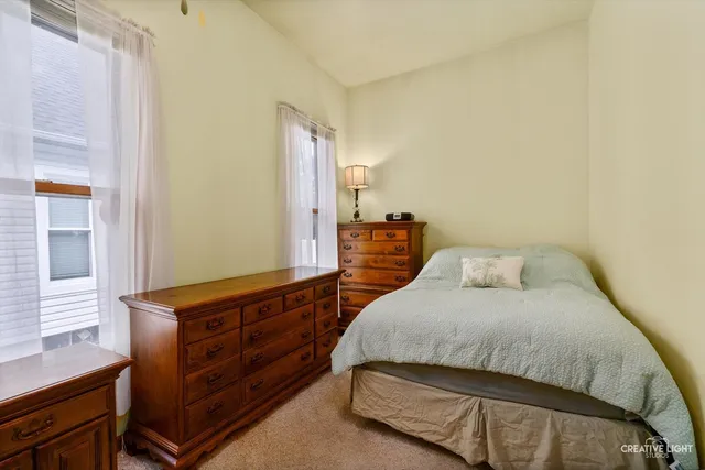 $209,900 | 261 Perry Street, Elgin, IL 60123