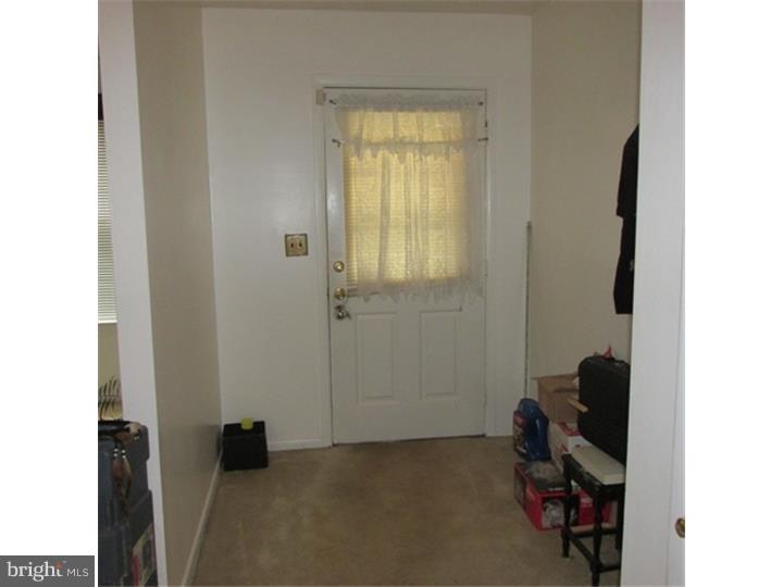 14 3 Rivers Drive Newark, DE 19702 - Photo 2 of 21 Foyer