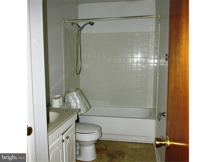 14 3 Rivers Drive Newark, DE 19702 - Photo 15 of 21 Bathroom