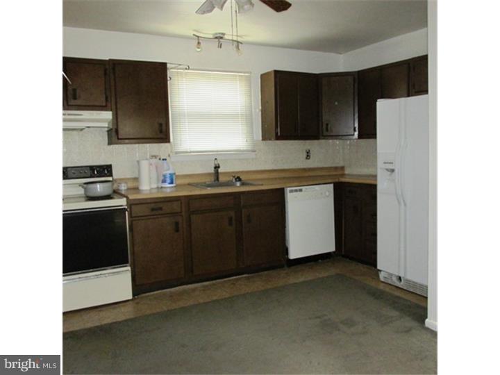 14 3 Rivers Drive Newark, DE 19702 - Photo 3 of 21 Kitchen
