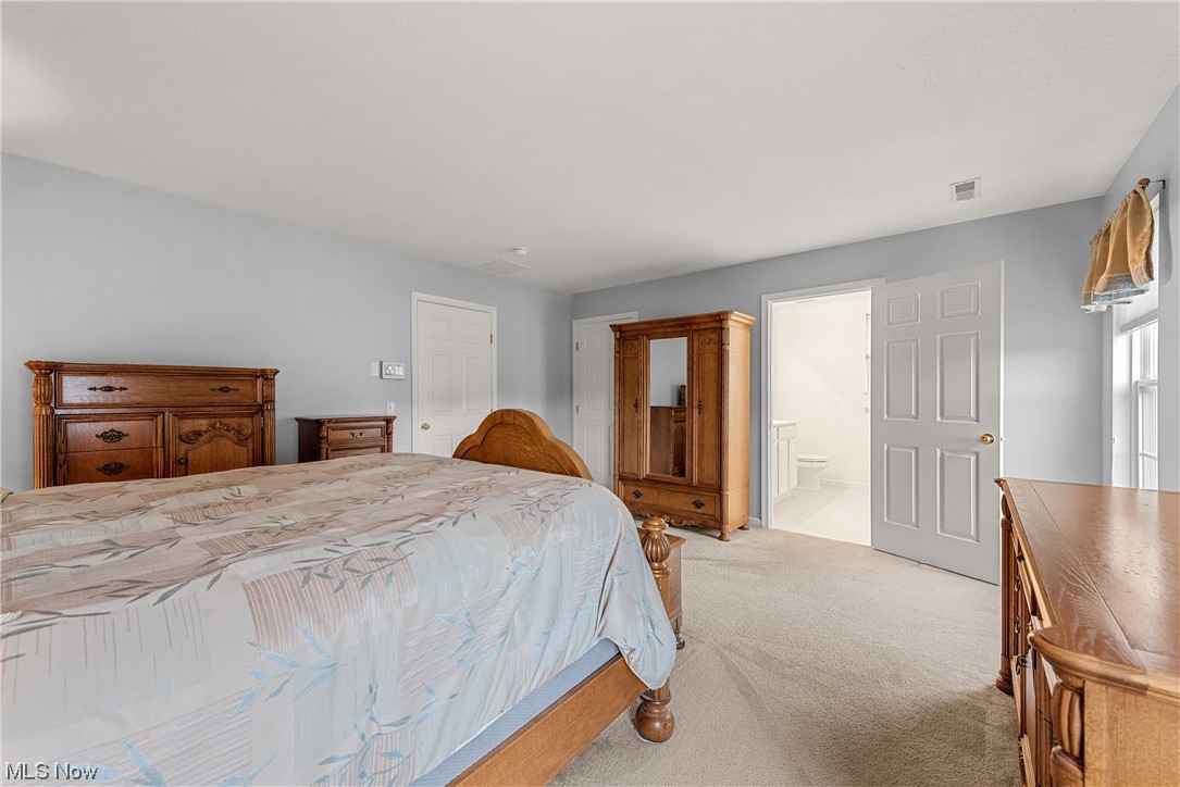279 Sandstone Ridge Way Berea, OH 44017 - Photo 20 of 29 Bedroom with light carpet