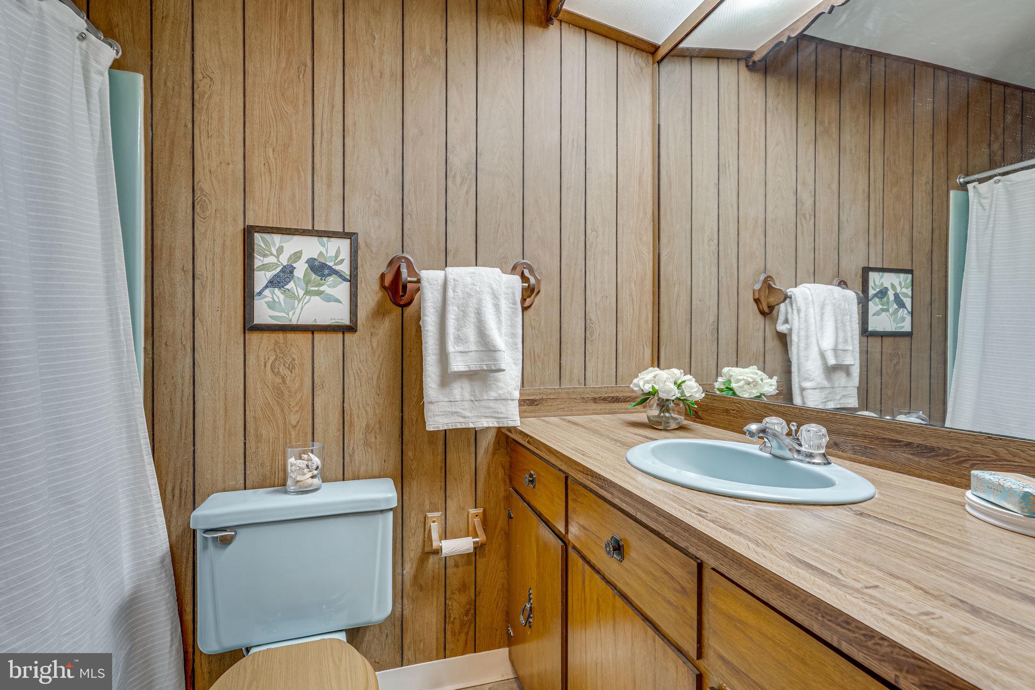 44082 Louisdale Road California, MD 20619 - Photo 23 of 35 Hall Bath