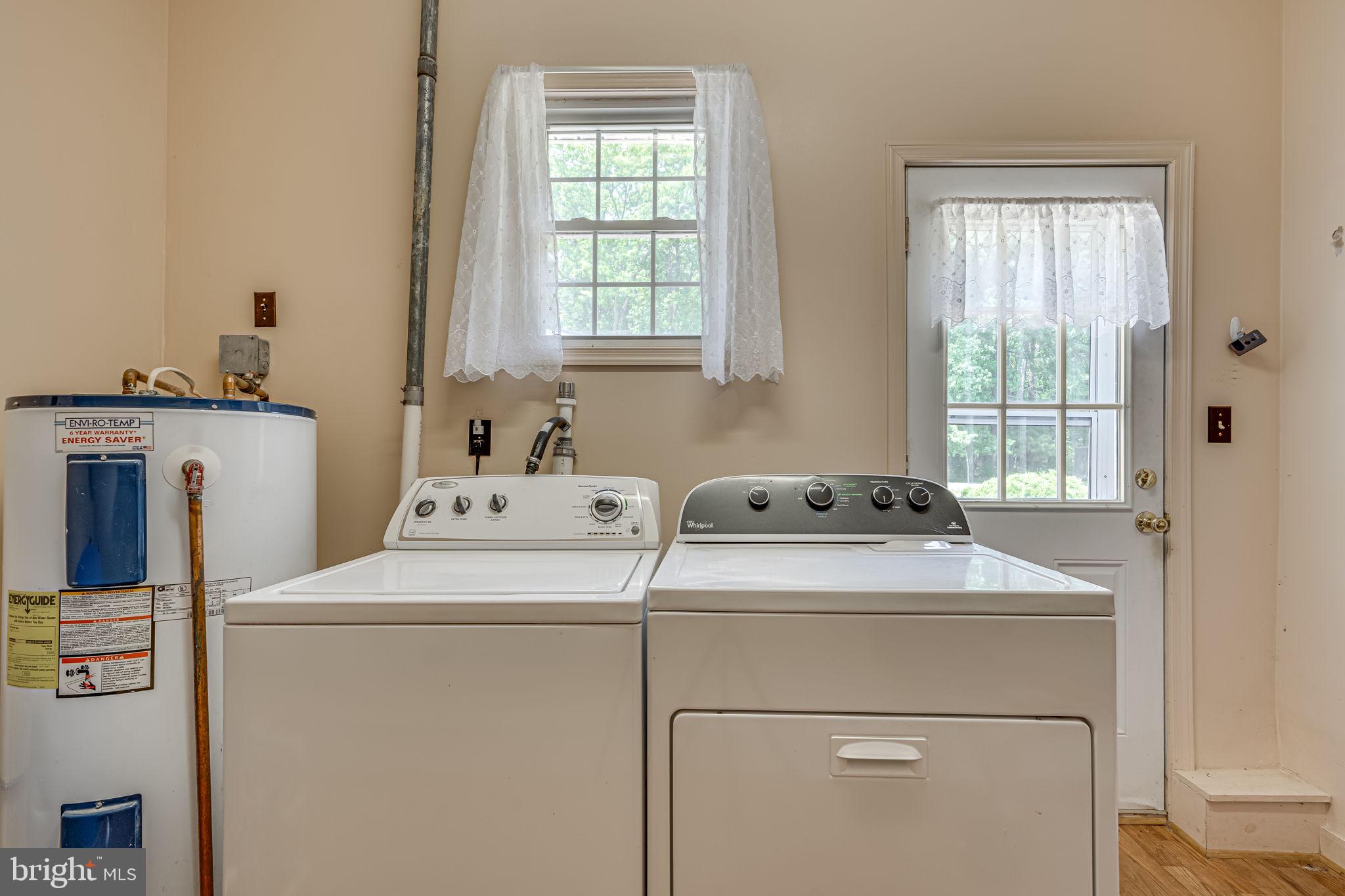 44082 Louisdale Road California, MD 20619 - Photo 29 of 35 Laundry
