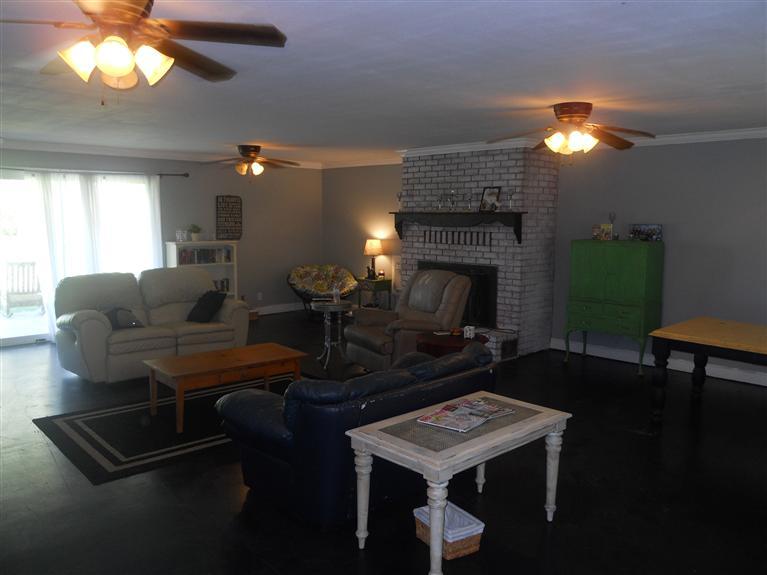42586 Road 48 Reedley, CA 93654 - Photo 4 of 13
