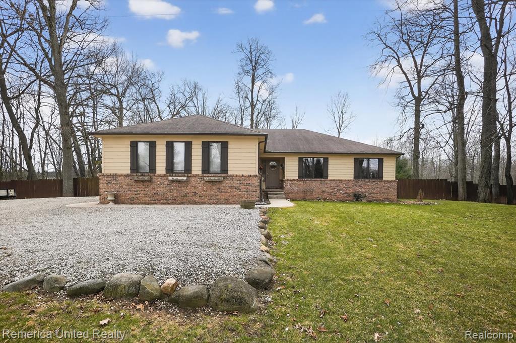 660 East Allen Road Howell, MI 48855 - Photo 4 of 53 Gallery Image 4