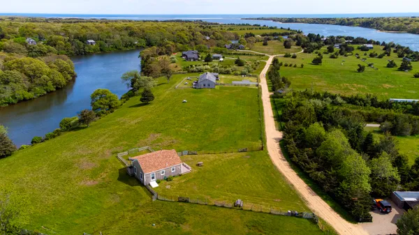 $4,450,000 | 104 Pond View Farm Road, West Tisbury, MA 02568
