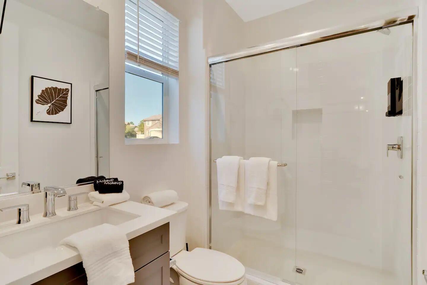 84635 Lago Brezza Drive Indio, CA 92203 - Photo 14 of 39 a bathroom with a sink toilet and a mirror