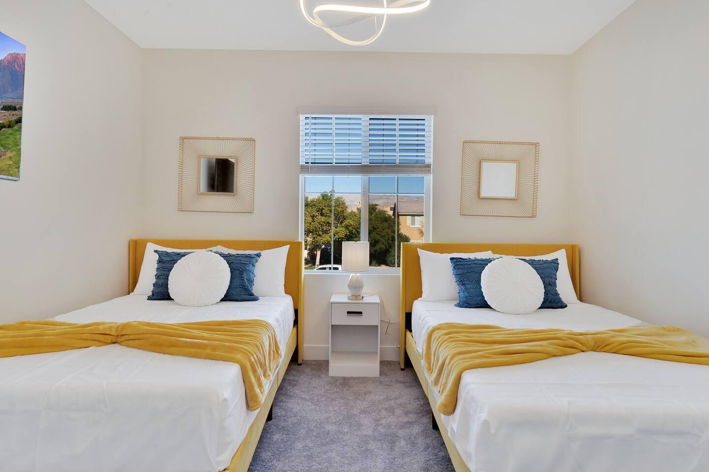 84635 Lago Brezza Drive Indio, CA 92203 - Photo 20 of 39 a bedroom with double bed and a window