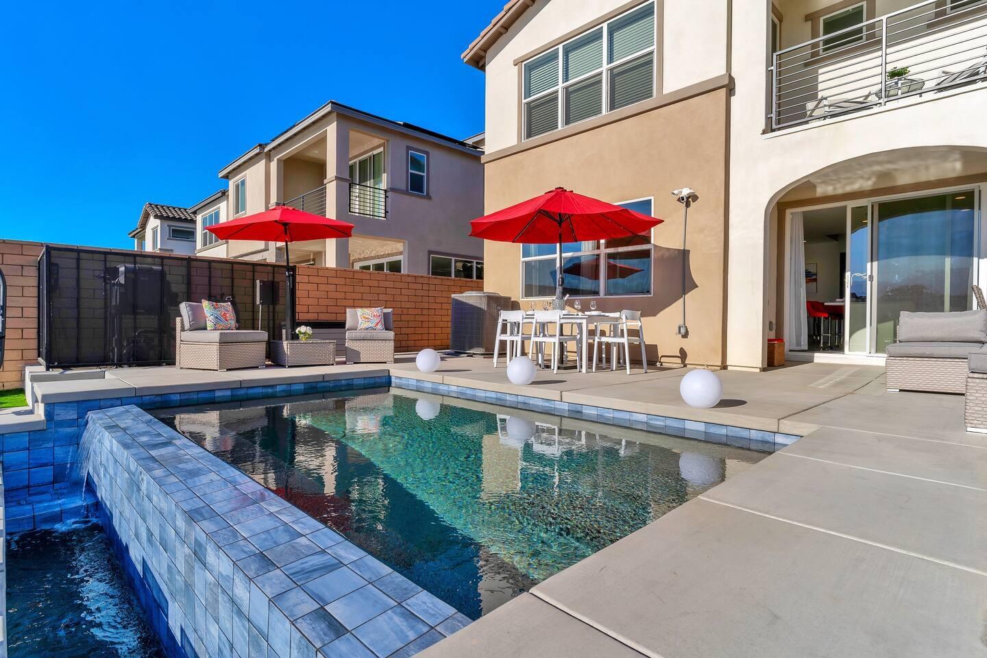 84635 Lago Brezza Drive Indio, CA 92203 - Photo 32 of 39 a view of a house with a swimming pool and sitting area
