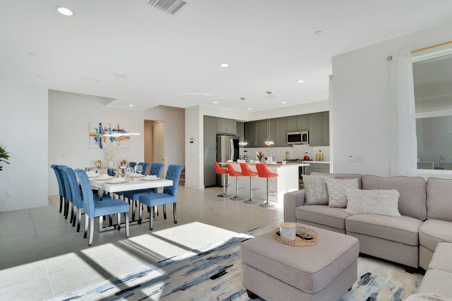 84635 Lago Brezza Drive Indio, CA 92203 - Photo 9 of 39 a living room with furniture and a dining table