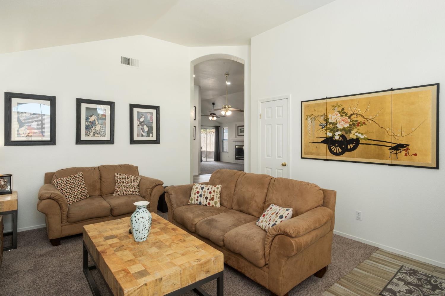 5682 West Sample Avenue Fresno, CA 93722 - Photo 5 of 25