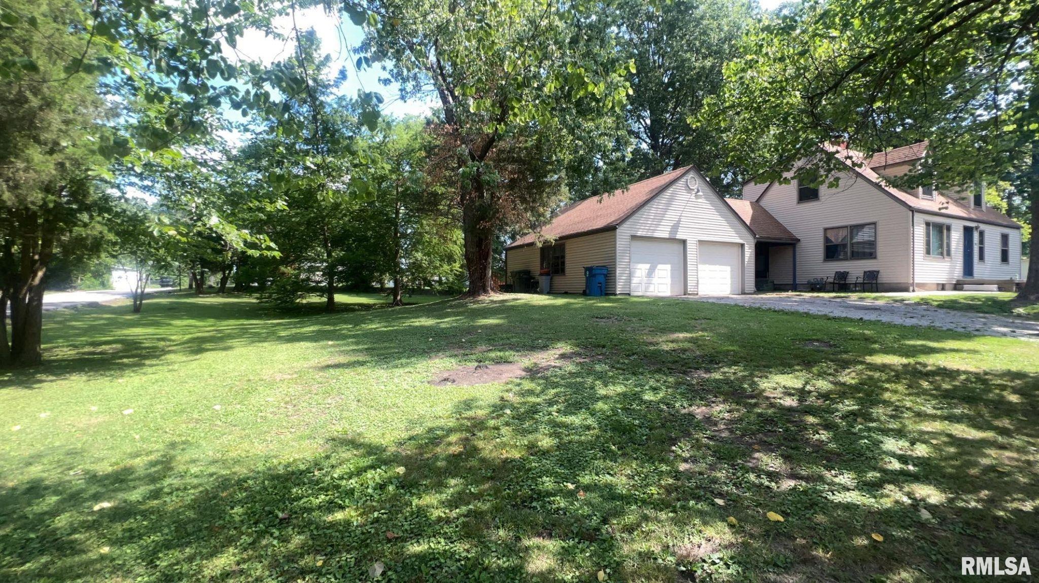 709 West Webster Street Benton, IL 62812 - Photo 3 of 38
