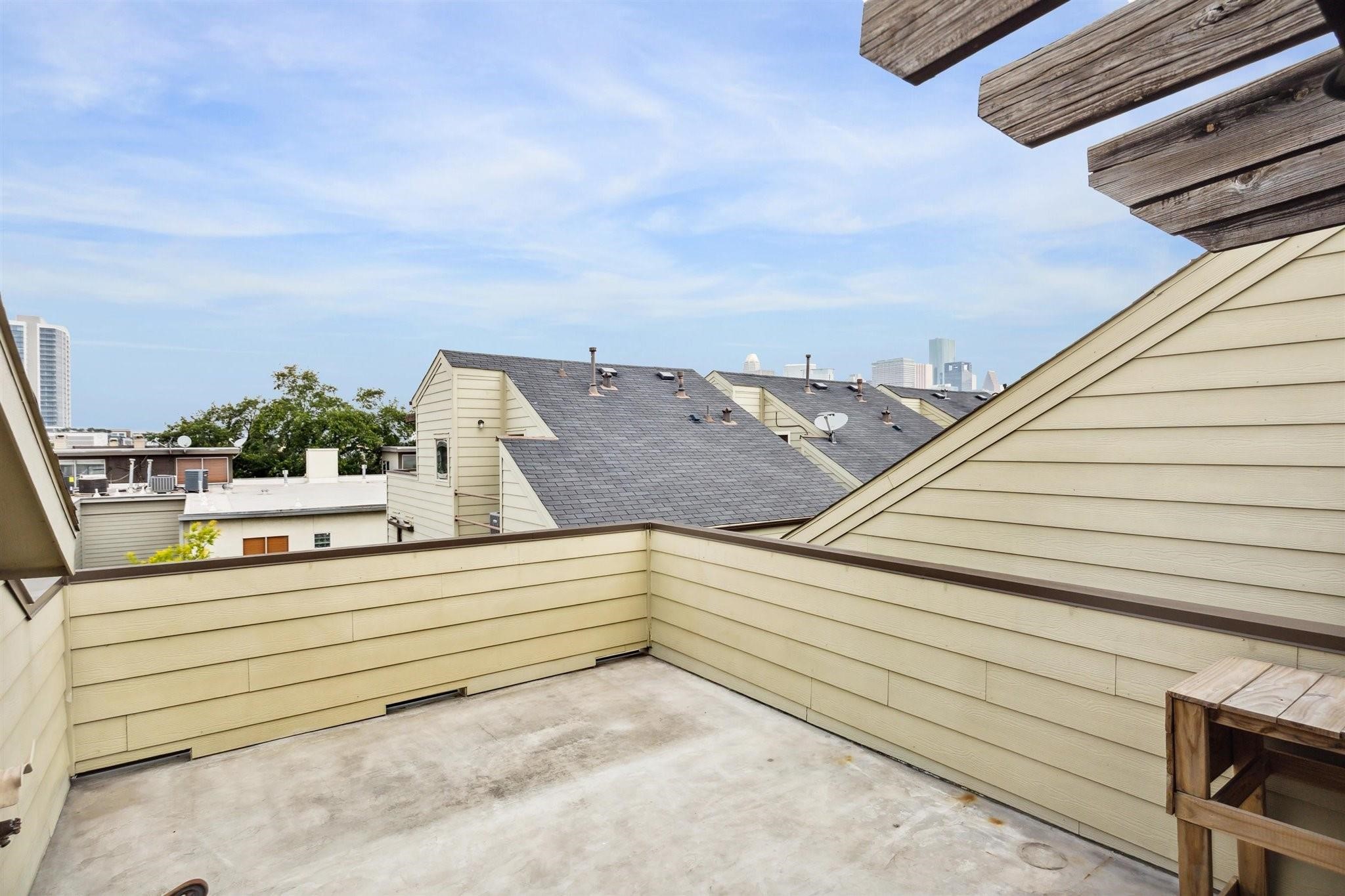 1630 Dennis Street Houston, TX 77004 - Photo 30 of 33 a view of a terrace with sky view
