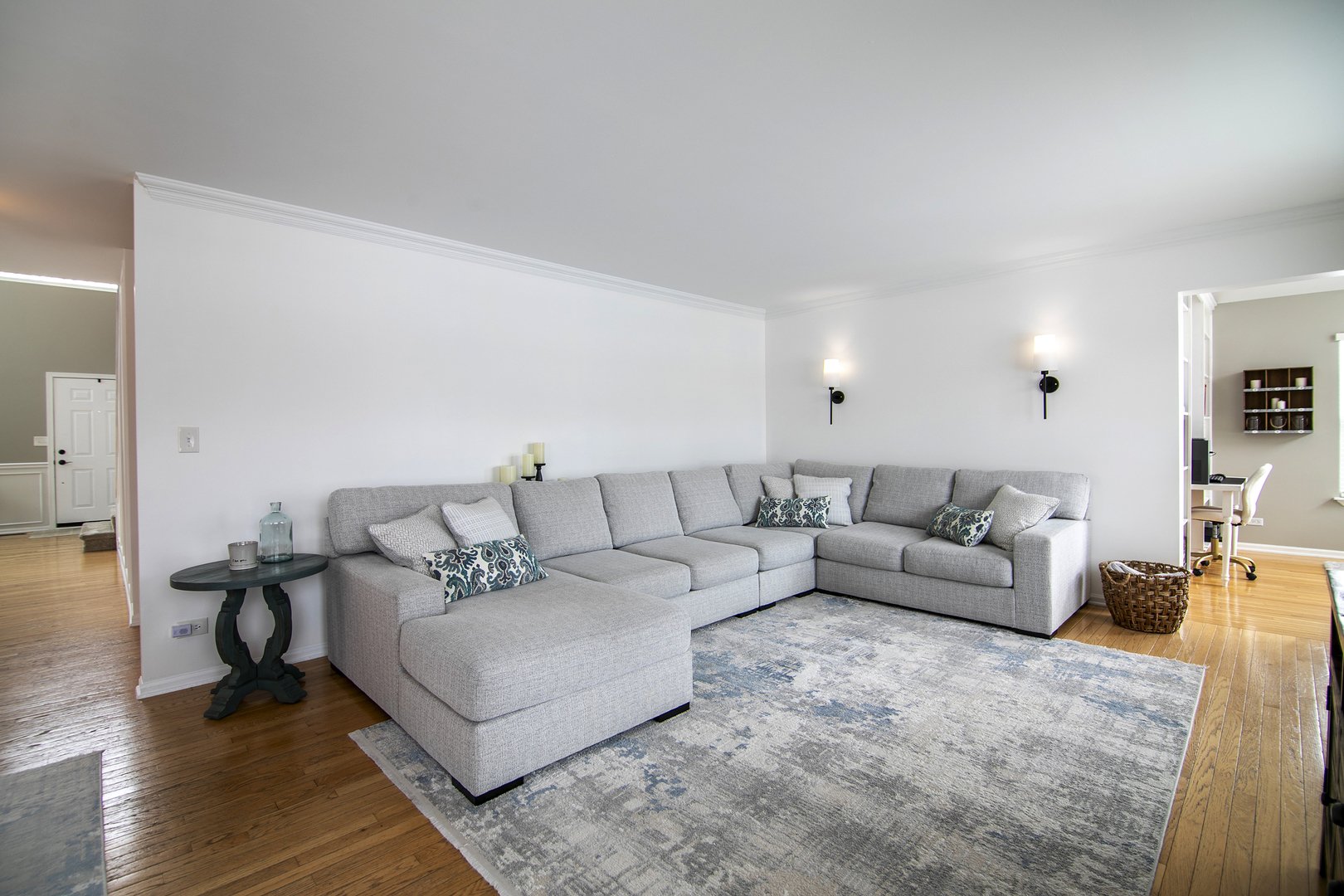 1675 Rosehall Lane Elgin, IL 60123 - Photo 18 of 49 a living room with furniture and a couch