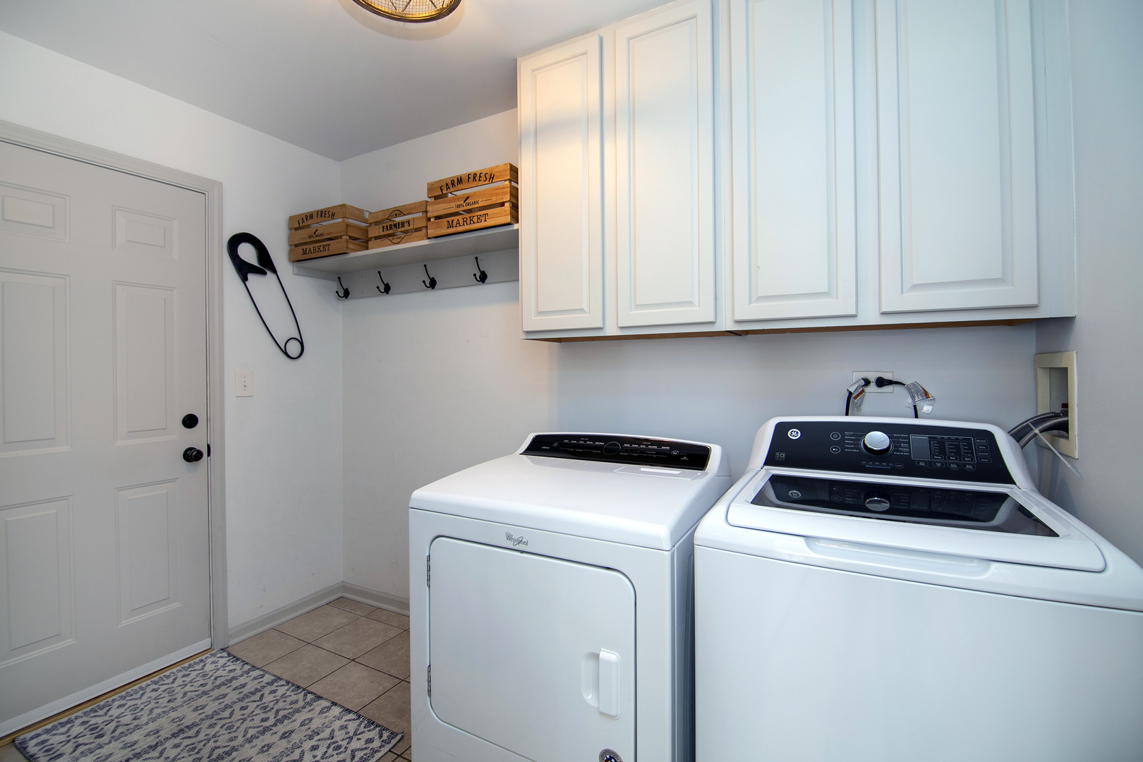 1675 Rosehall Lane Elgin, IL 60123 - Photo 38 of 49 a utility room with dryer and washer