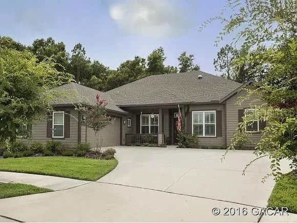 front view of house with a yard