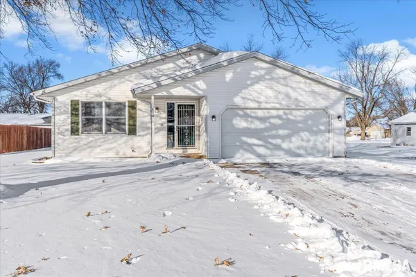 $189,500 | 410 East Washington Street, Auburn, IL 62615