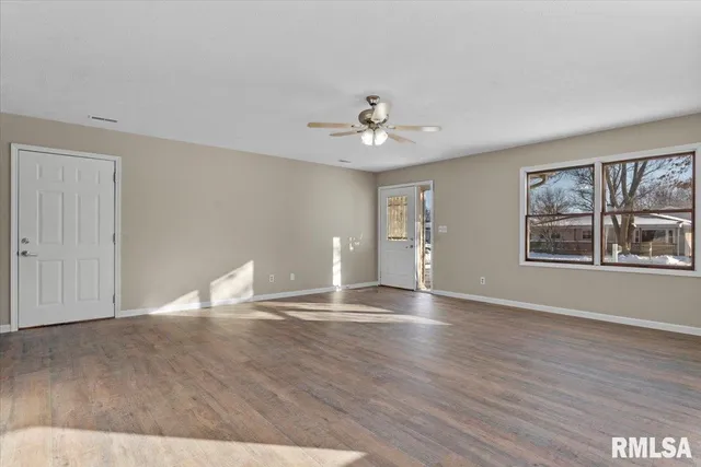 $199,500 | 410 East Washington Street, Auburn, IL 62615