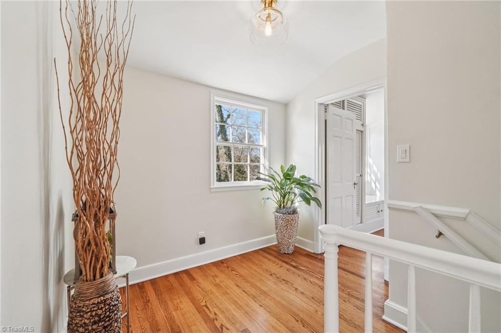 907 Sunset Drive High Point, NC 27262 - Photo 31 of 50 Love all the Light!