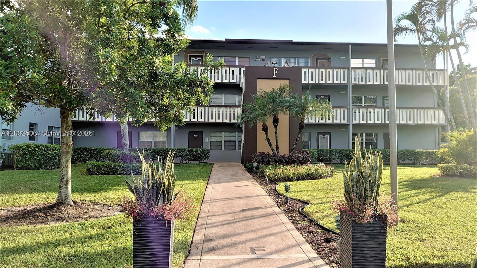 250 Suffolk F, Unit 250 Boca Raton, FL 33434 - Photo 1 of 15