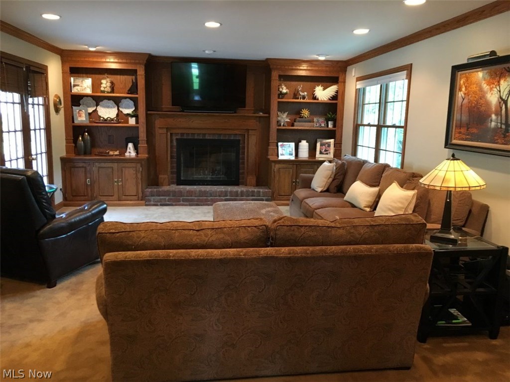 863 Mayfair Road Akron, OH 44303 - Photo 3 of 21 Gallery Image 3