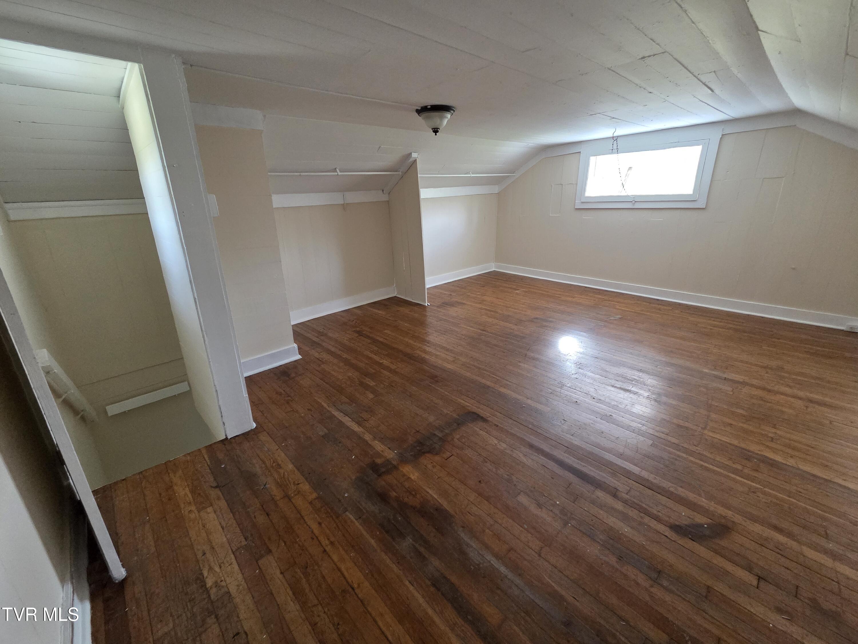 100 Eisenhower Road Jonesborough, TN 37659 - Photo 15 of 34 20260406_172021