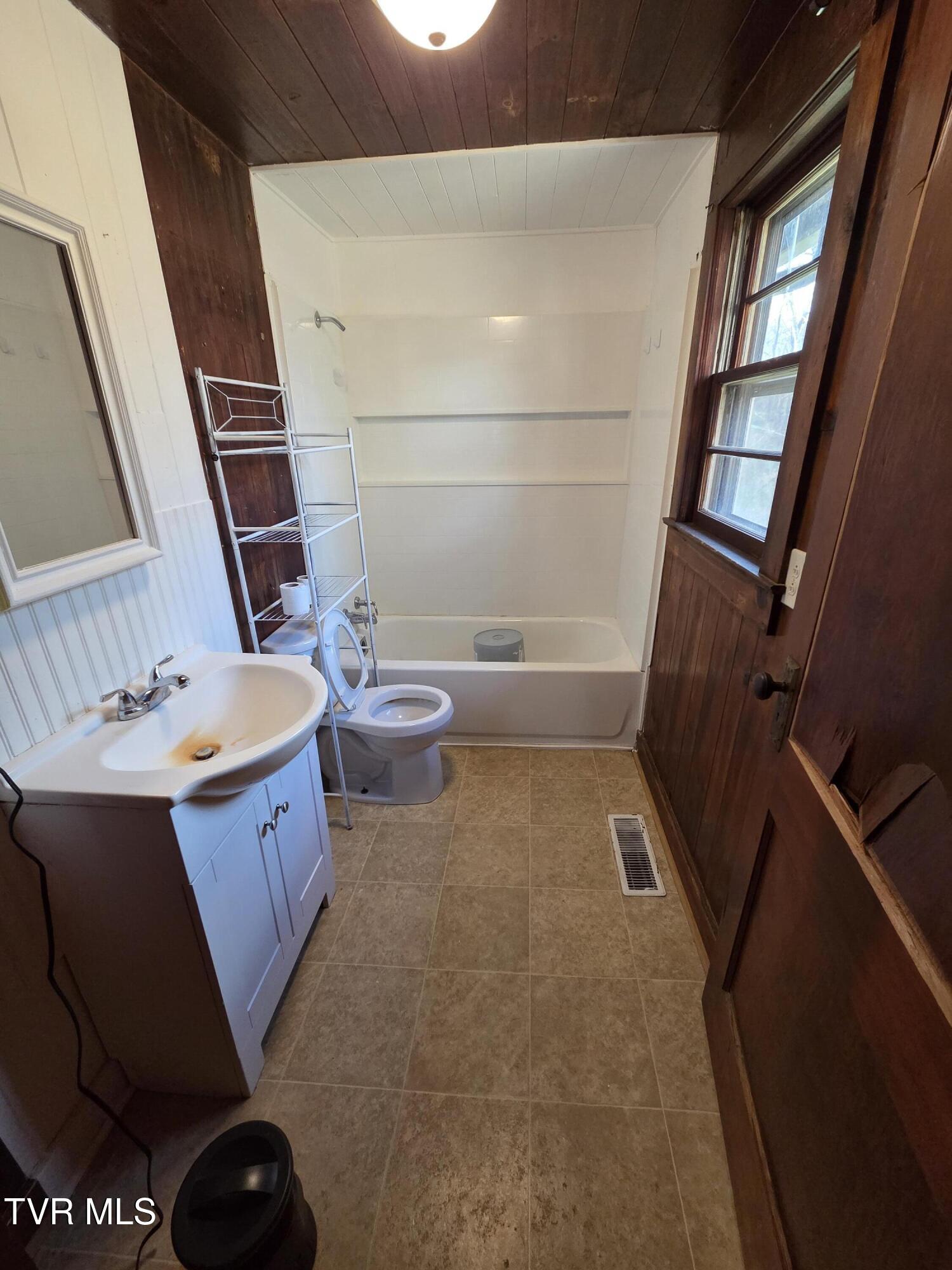 100 Eisenhower Road Jonesborough, TN 37659 - Photo 22 of 34 17