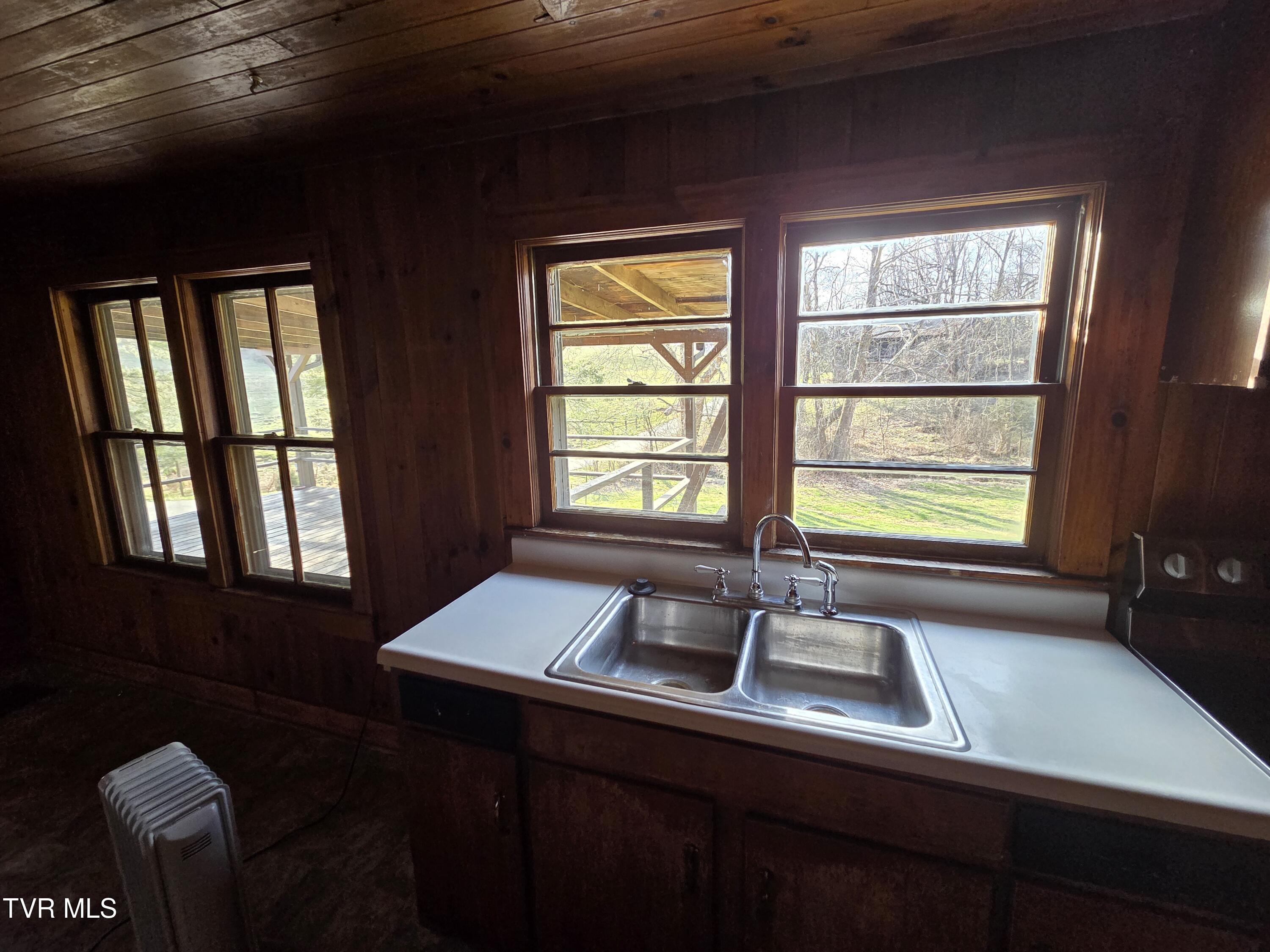 100 Eisenhower Road Jonesborough, TN 37659 - Photo 26 of 34 22