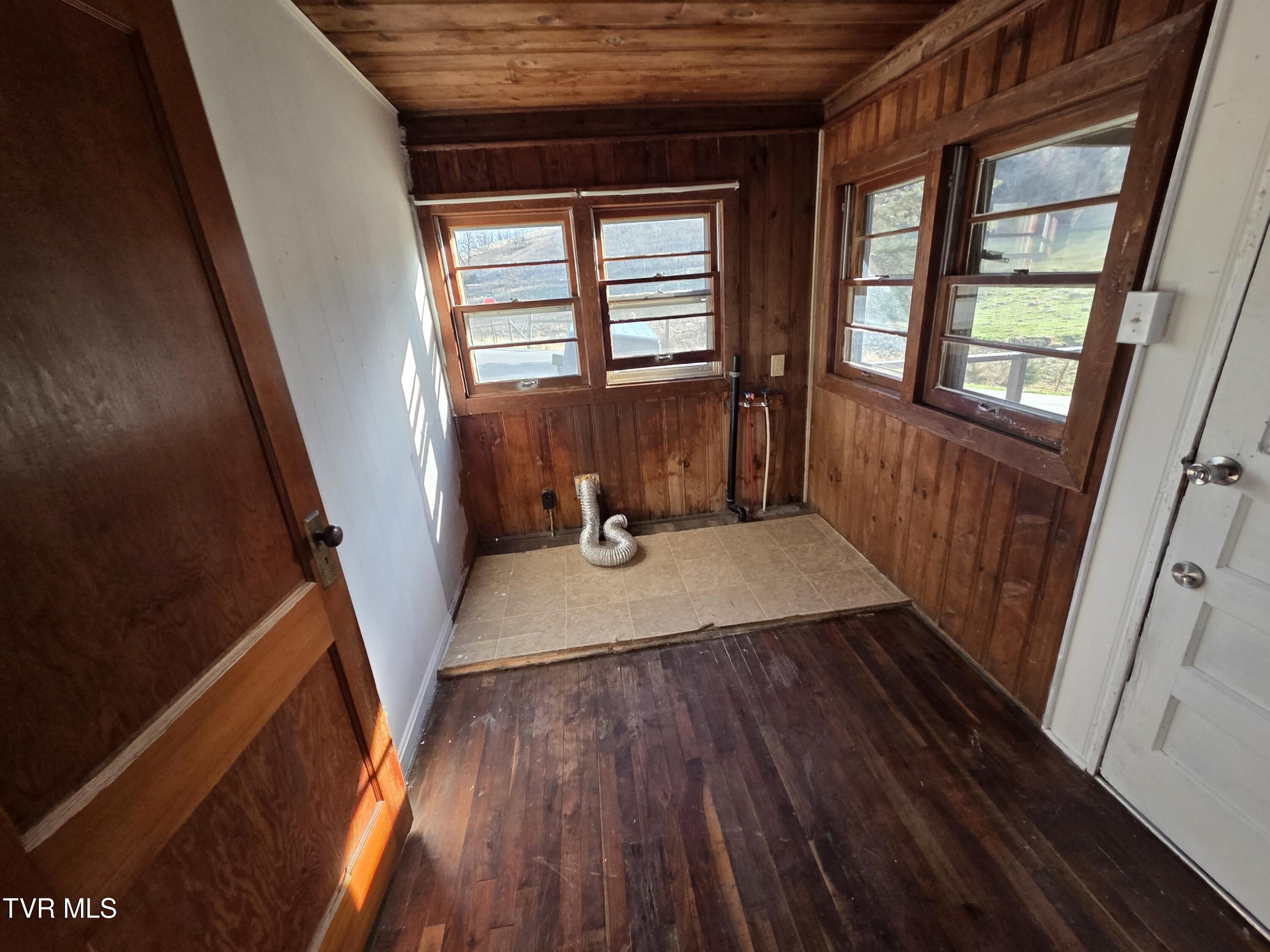 100 Eisenhower Road Jonesborough, TN 37659 - Photo 28 of 34 21