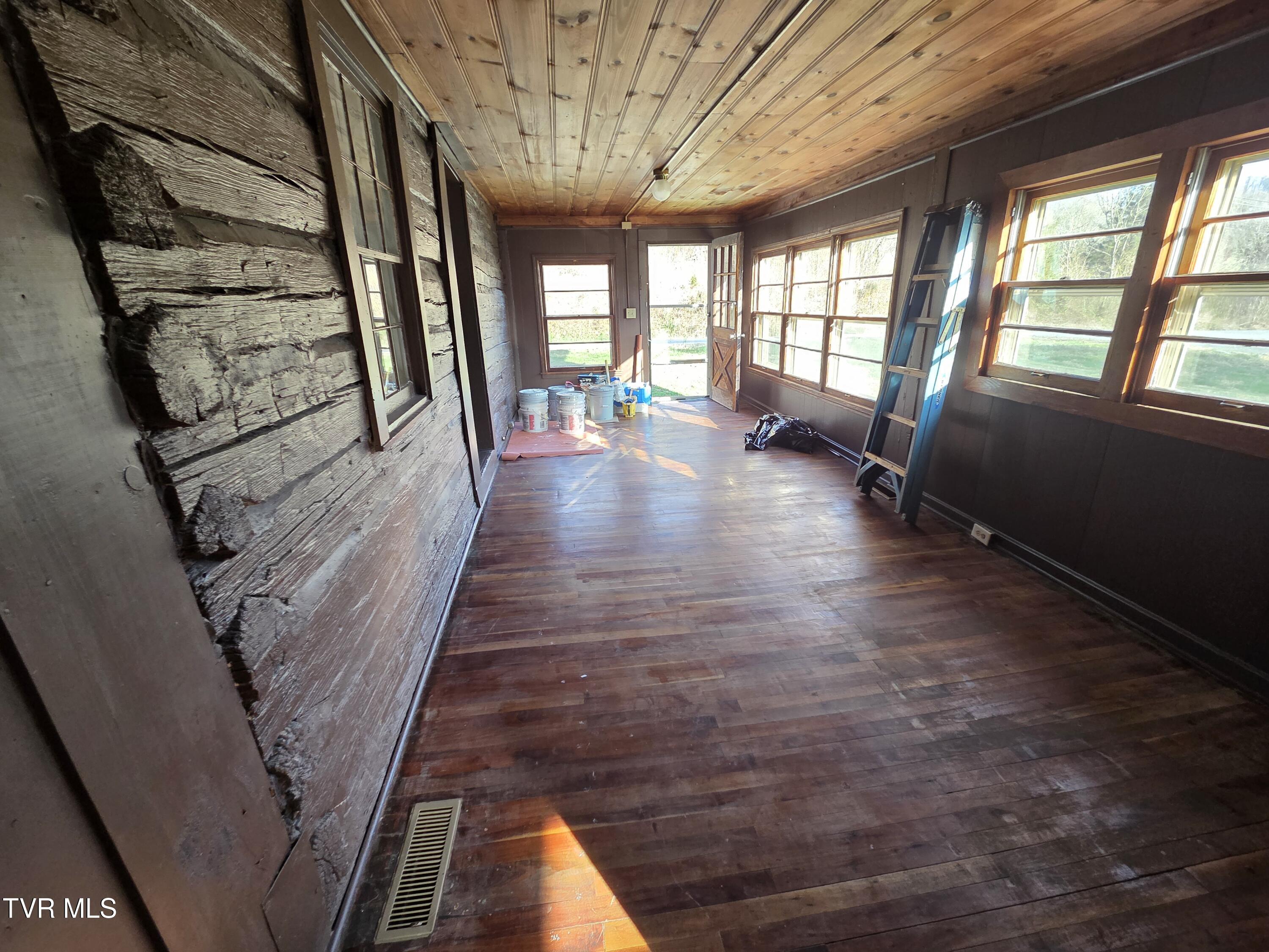 100 Eisenhower Road Jonesborough, TN 37659 - Photo 29 of 34 23