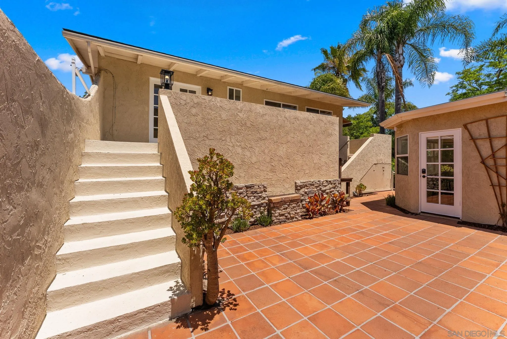 12832 Stone Canyon Road Poway, CA 92064 - Photo 35 of 60 a view of entryway with a front door