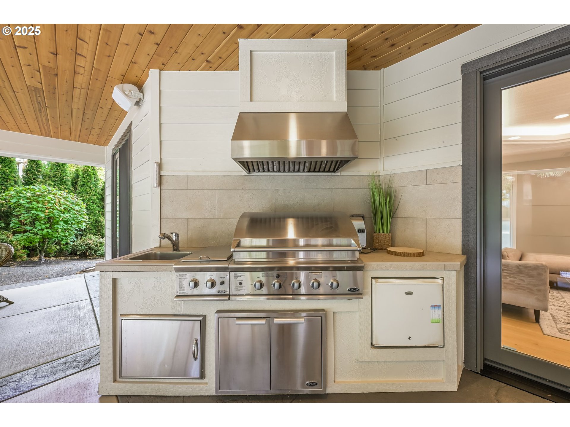 20 Southwest 111th Terrace Portland, OR 97229 - Photo 43 of 48 Patio