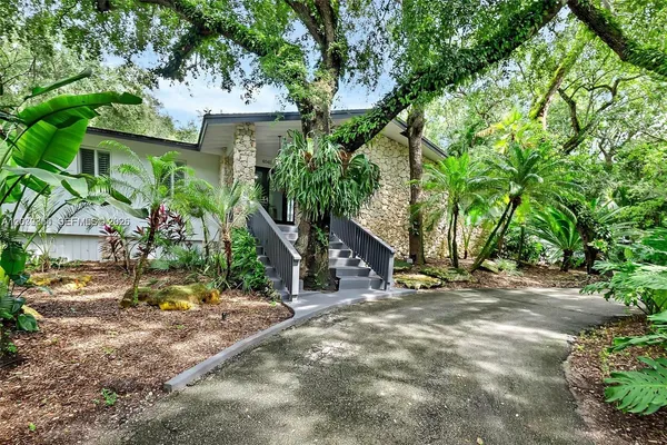 $3,199,000 | 6565 Southwest 134th Drive, Pinecrest, FL 33156