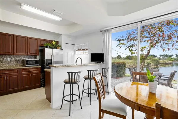 $3,000 | Pembroke Pines, Pembroke Pines, FL 33027