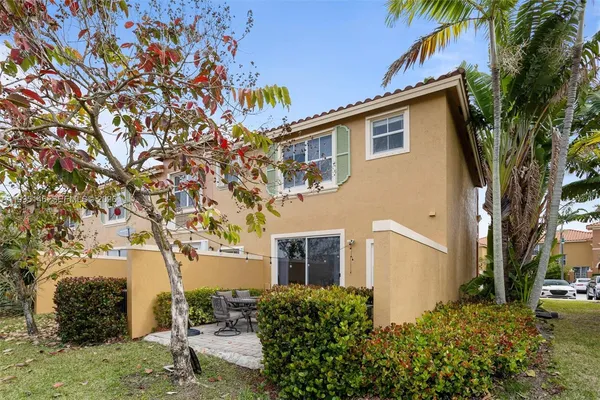 $3,000 | Pembroke Pines, Pembroke Pines, FL 33027