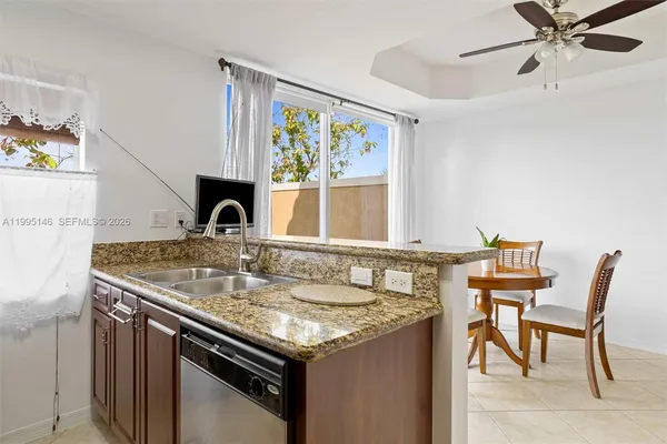 $3,000 | Pembroke Pines, Pembroke Pines, FL 33027