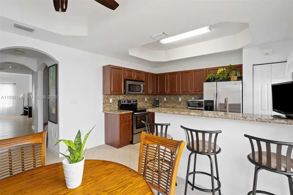 $3,000 | Pembroke Pines, Pembroke Pines, FL 33027