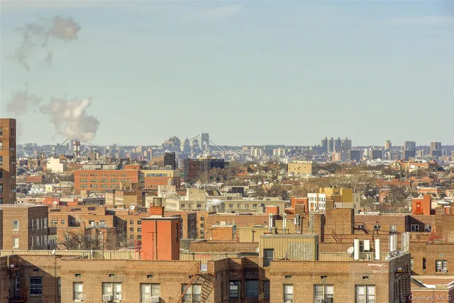 a view of walk in closet