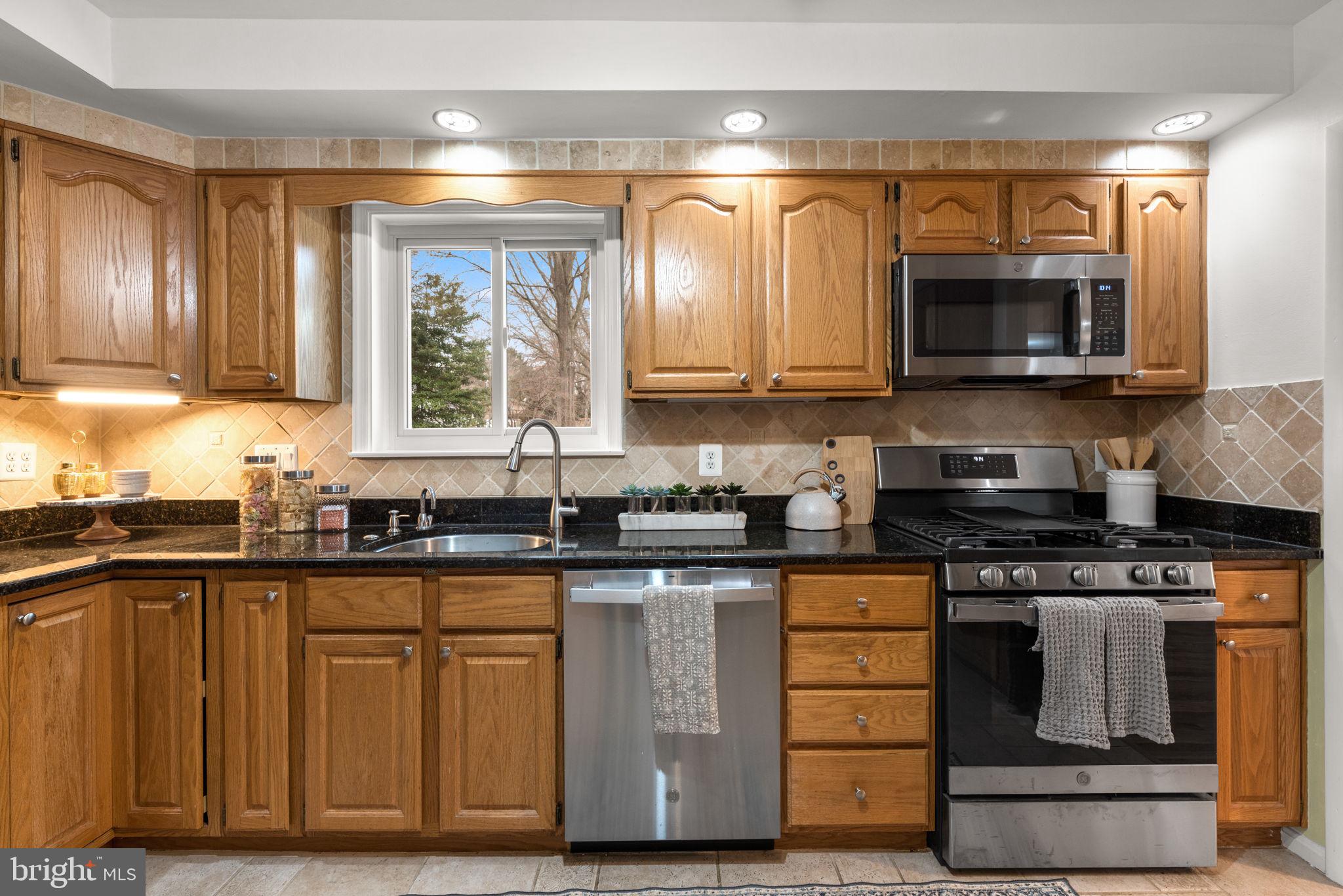 19104 Willow Grove Road Olney, MD 20832 - Photo 15 of 64 Gallery Image 15