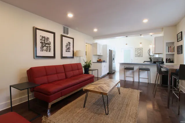 $3,000 | 938 North Jackson Street, Bloomington, IN 47404