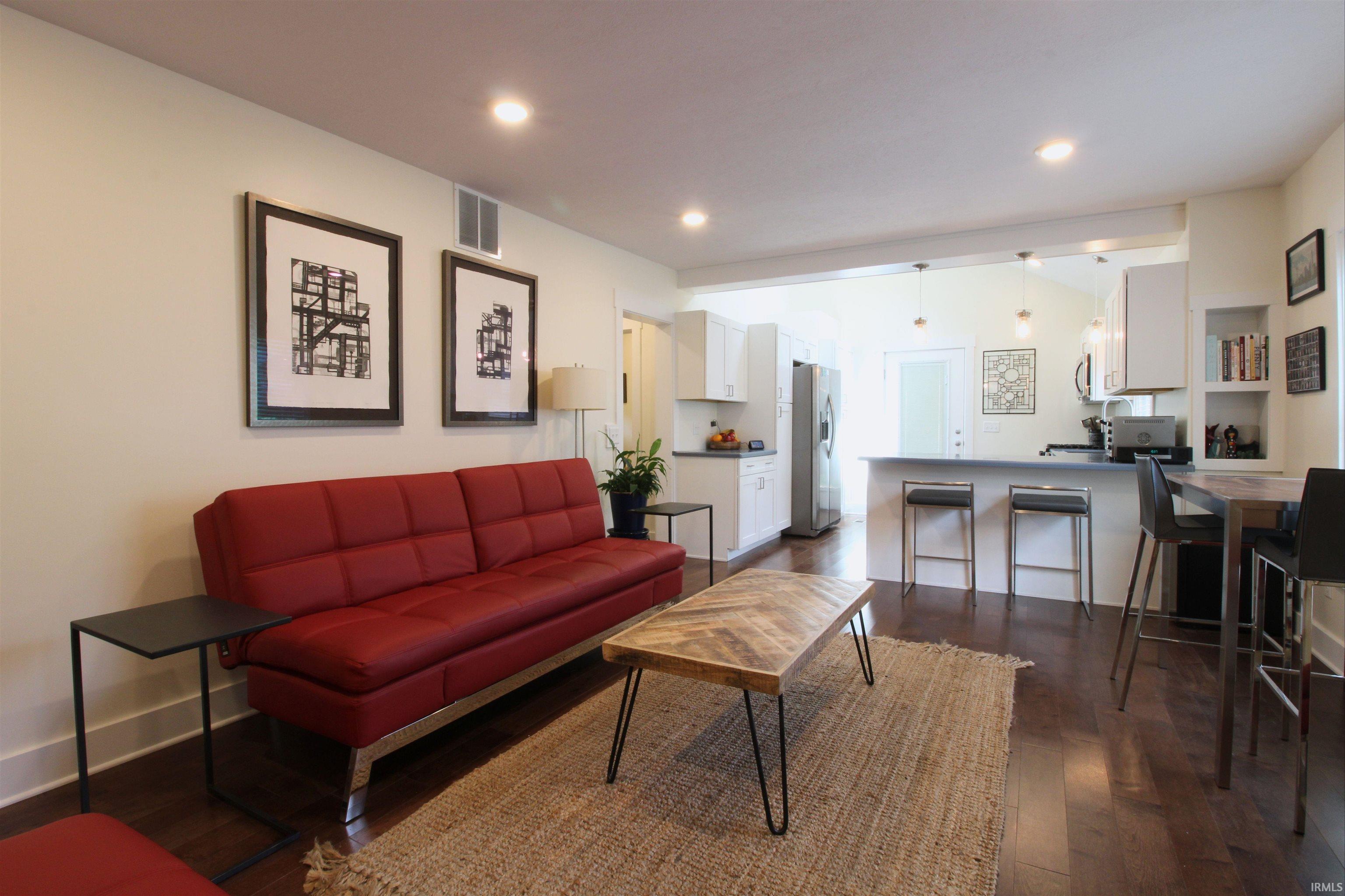 938 North Jackson Street Bloomington, IN 47404 - Photo 2 of 25